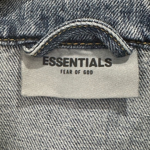 Fear Of God Essentials Denim Trucker Jean Jacket Light Indigo Blue Large Rare - Picture 8 of 16
